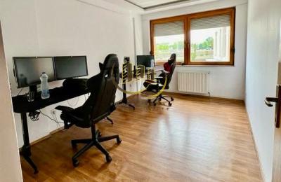 Banesë Zyre me qira në Emshir-Kalabri