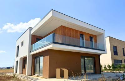 Shtëpi E Re Në Shitje Në Qagllavicë.