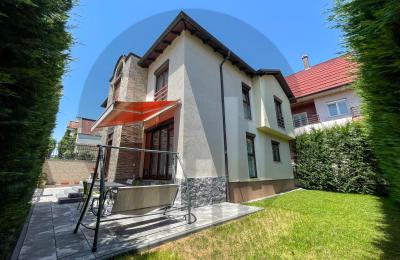 Shtëpi 225m2 në shitje në Lagjen Qëndresa