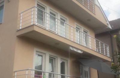 Shitet Shtepia 3 katshe me 8 Ari truall në lagjen Kalabri