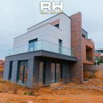 Shtëpi 375m² në SHITJE në City Home, Matiçan