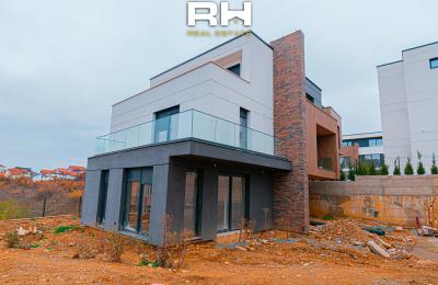 Shtëpi 375m² në SHITJE në City Home, Matiçan
