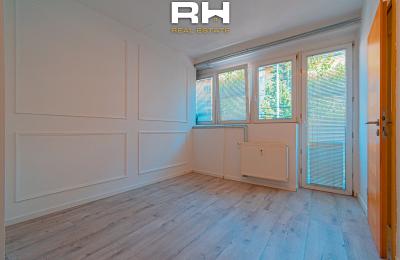 Banesë – Zyre 72m² me QIRA në Qendër