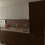 Shitet banesa 2 dhomëshe 33m2 kati perdhes në lagjen Kodra Diellit