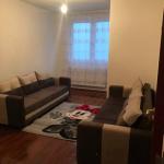 Ipet me qira banesa 3 dhomshe 90m2 kati 8 Fushe Kosove