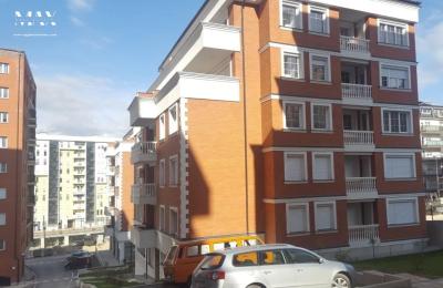 Banese me qira Rruga B Mbrapa Royall Mall