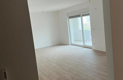 Banese & Zyre me qira 120m2 Kati i 6