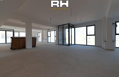 Lokal 255m² + 20m² në SHITJE te Prishtina e Re