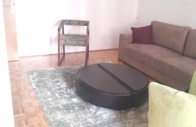 Ipet me qira banesa 2 dhomëshe 63m2 në lagjen Mati 1