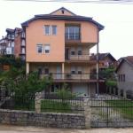 Shitet shtëpia 4 katshe në Lagjen e Spitalit (mbrapa Eulex-it) me sipërfaqe 450m2 dhe ka 4 ari truall