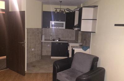 Ipet me qira banesa 2 dhomëshe 65m2 në lagjen Arberia