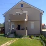 Ipet me qira Shtepia 2 katshe në lagjen Mati 1