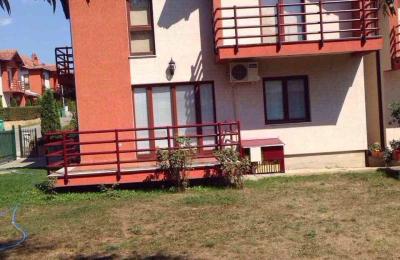 Ipet me qira shtepia 2 katshe 240m2 lagja Nilc