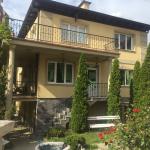 Shitet shtepia 2 katshe 350m2 lagja e Muhagjerve