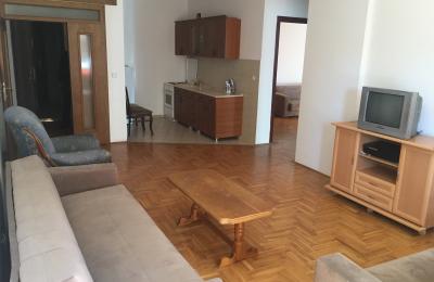 Ipet me qira banesa 3 dhomeshe 80m2 Kalabria Emshir