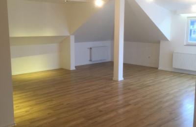 Shitet banesa 4 dhomshe 122m2 kati 4 Rruges per Germi