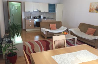 Shitet banesa 3 dhomshe 95m2 kati 3 lagja Kodra e diellit