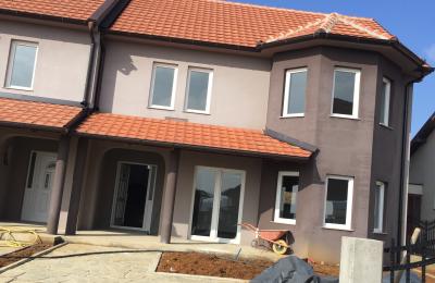 Ipet me qira Shtepia 2 katshe 230m2 lagja Mati 1