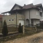 Shitet Shtepia me 3 Ari Truall në Skënderaj