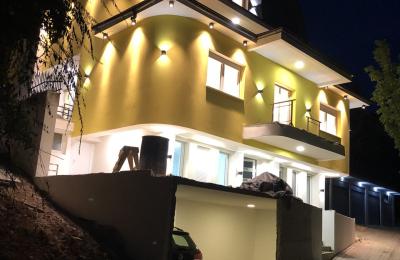 Ipet me qira Shtepia 4 katëshe me 400m2 në lagjen Taslixhe