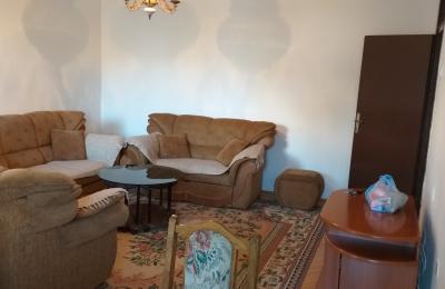 Ipet më qira banesa 3 dhomëshe 80m2 kati 4 në Dardani