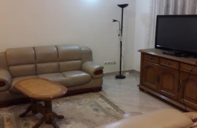 Ipet me qira banesa 3 dhomshe 100m2 kati 3 në lagjen Universitare