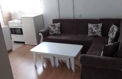 Ipet me qira banesa 2 dhomshe 50m2 kati 7 Fushë Kosovë