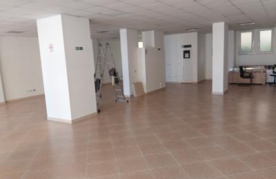 Ipet me qira Lokali 150m2 kati perdhesë në lagjen Aktash