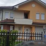 Shitet Shtepia 250m2 më 3 Ari truall në lagjen Qendresa