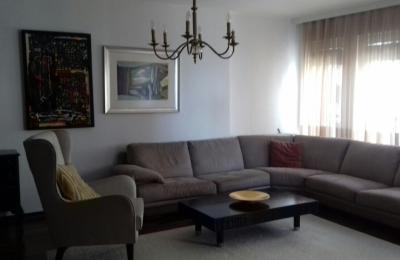 Shitet banesa 4 dhomëshe 117m2 kati 1 në lagjen Dragodan