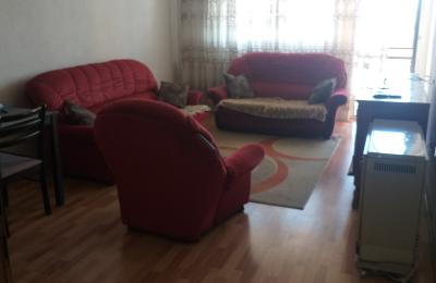 Ipet me qira banesa 3 dhomeshe 80m2 kati 3 në lagjen Aktash