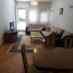 Ipet me qira banesa 3 dhomeshe 100m2 kati 1në lagjen Aktash