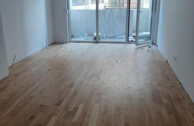 Shitet banesa 3 dhomshe 92m2 kati 1 lagja e Spitalit te VG konstrukshen