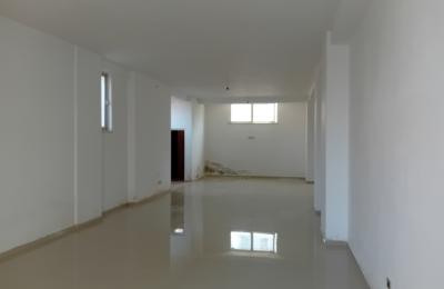 Shitet objekt bisnesi prane Ujesjellesit Durres.