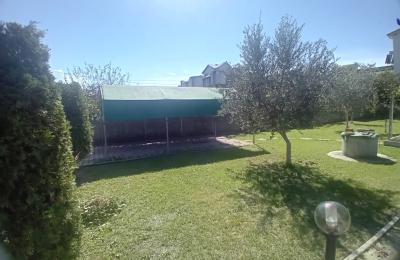 Jepet me qera Shtepi private ne Spitall Durres.