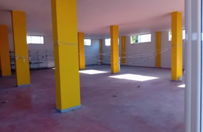 Jepet me qera Magazin 500 m2 Durres.