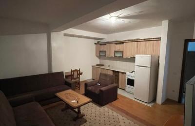 Ipet me qira banesa 2 dhomshe 60m2 kati 4 Fushe Kosove