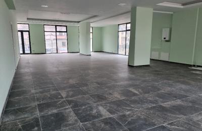 Shitet Lokali 160m2 kati perdhes Lagja e Spitalit