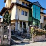 Shitet Shtepia 550m2 me 3 Ari Truall në Lagjen Bregu i Diellit