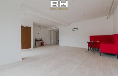 Lokal Komercial 57m² neto në #SHITJE në Qendër