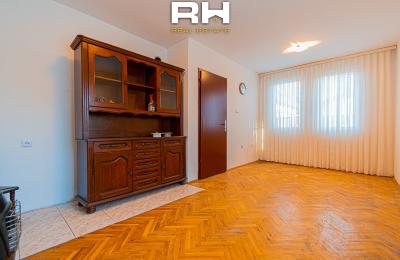 Zyre – Depo 120m² me QIRA në Dardani