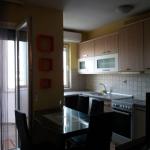 Ipet me qira banesa 3 dhomëshe 75m2 kati 5 Aktash