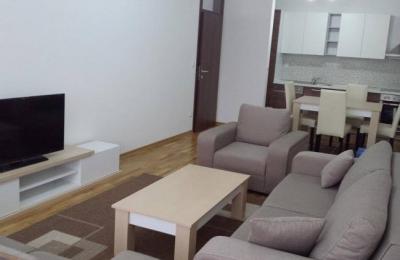 Ipet me qira banesa 3 dhomëshe 85m2 në lagjen Arberi