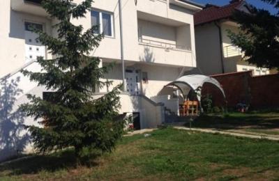 Shitet shtepija 2 katëshe me 5 ari truall në Hajvali, me siperfaqe 270m2