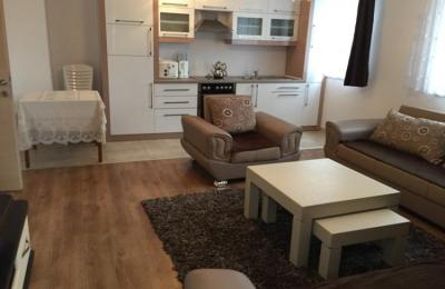 Shitet banesa 2 dhomëshe në lagjen Mati 1, 63m2 kati 5-të (me lift)