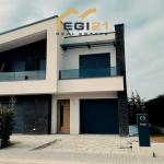 Shtëpia në SHITJE, 262.4m² Lagjja Priam