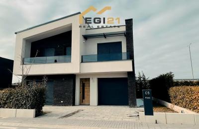 Shtëpia në SHITJE, 262.4m² Lagjja Priam