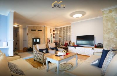 Penthouse 135 m² & 35 m² për SHITJE, Arbëri