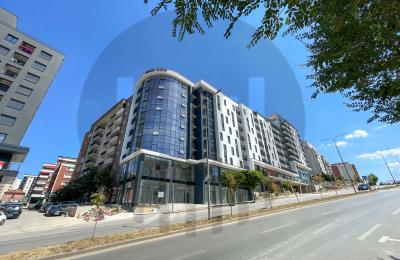 Banesë me 3 dhoma gjumi në shitje në lagjen Mati 1 – Rruga C – Sima Com