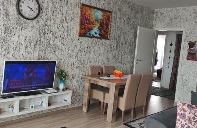 Shitet banesa 3 dhomëshe 84m2 me flet poseduse Fushë Kosovë